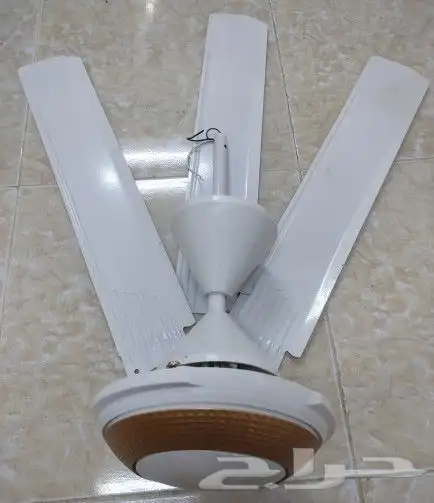 مروحة سقف شبه جديده في رنيه 3