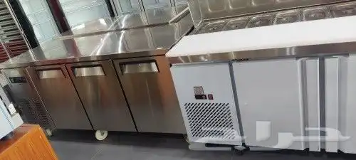 ثلاجة عرض بجميع المقاسات ويوجد جميع انواعها 8