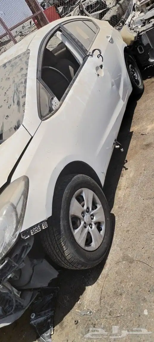 سيراتو مصدومه للبيع تشليح قطع غيار فقط فقط فقط 1
