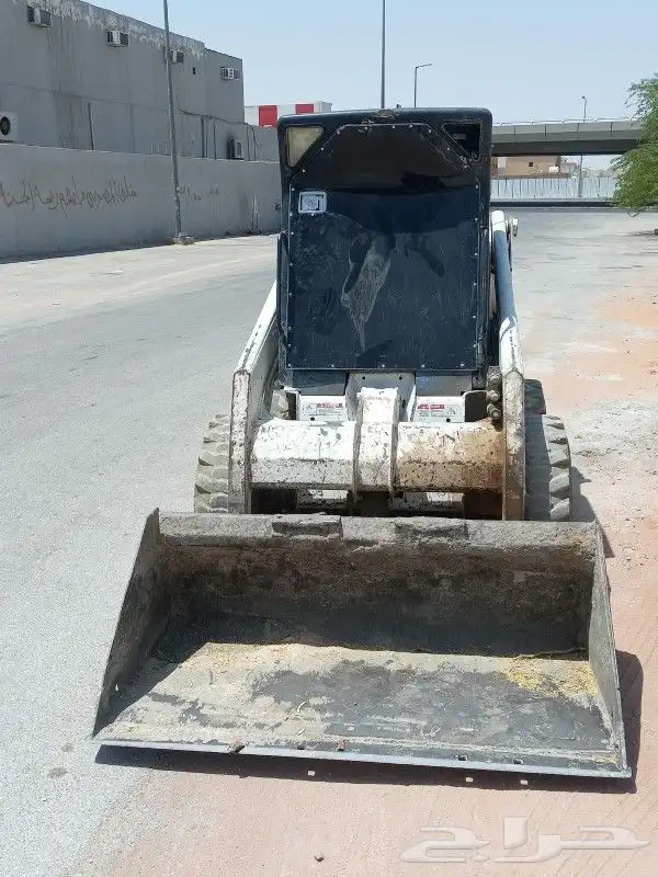 بوبكات مكنسة مع تيوفي جاهز للأيجار 2