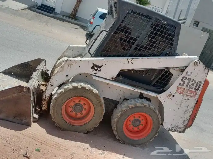 بوبكات مكنسة مع تيوفي جاهز للأيجار 3