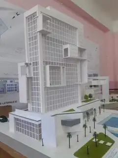 رسام جامعات الفنون والتصميم 1