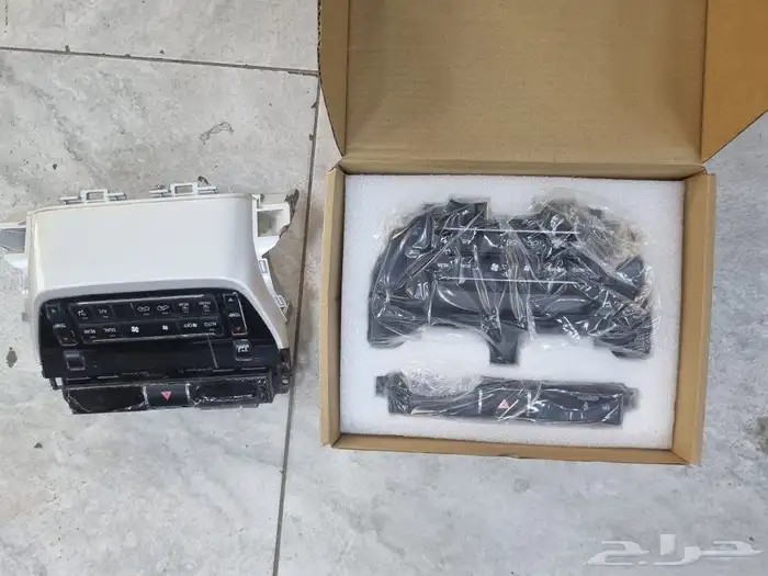 ديكورات داخليه و المكيف وساعه 0