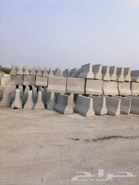 تصنيع جميع انواع الحواجز الخرسانية دبل فيس ون فيس سفتي قواعد 5