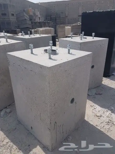 تصنيع جميع انواع الحواجز الخرسانية دبل فيس ون فيس سفتي قواعد 9
