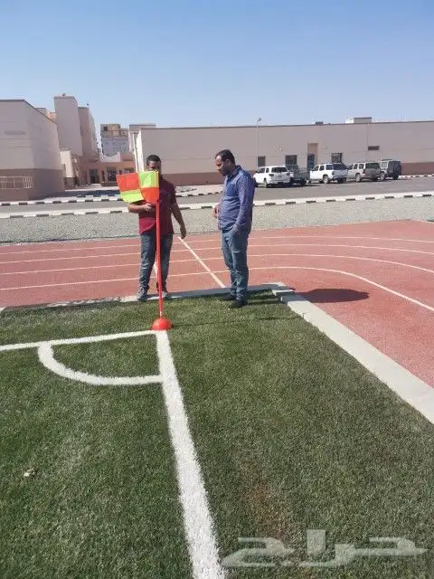 إنشاء ملاعب كرة القدم بالعشب الصناعي وارضيات مطاطية 4