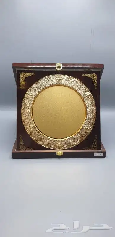 دروع تذكارية وبأرخص الأسعار بمناسبة اليوم الوطني 9