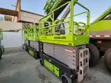 scissor lift for rent سيزر لفت للايجار سيزرلفت للإيجار 0