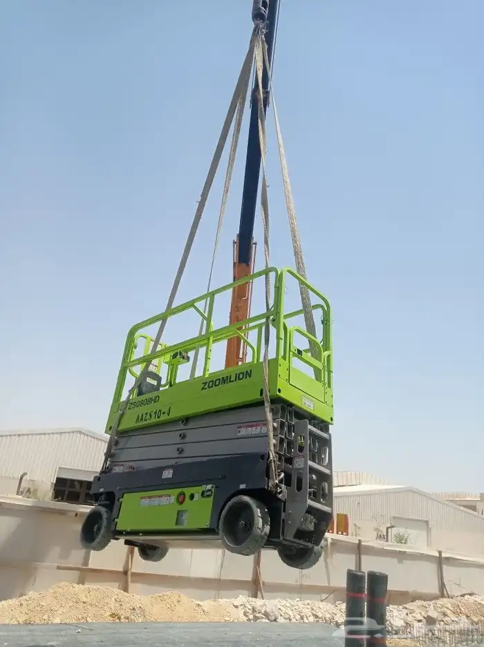 scissor lift for rent سيزر لفت للايجار سيزرلفت للإيجار 1
