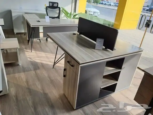 مكتب مودرن بيج وأرجل ثمانية 0