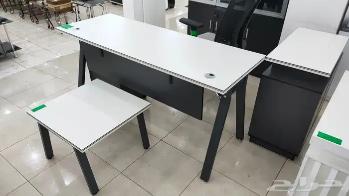 مكاتب حديد   طاولات مدرسيه   كراسي محاضرات 29