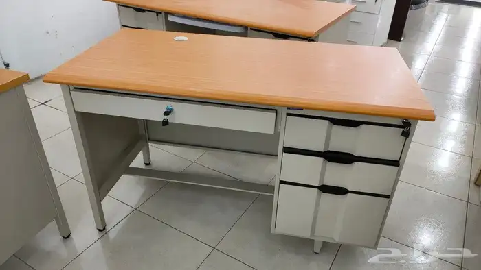 مكاتب حديد   طاولات مدرسيه   كراسي محاضرات 1