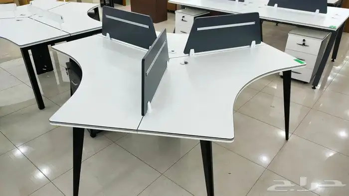 مكاتب حديد   طاولات مدرسيه   كراسي محاضرات 41