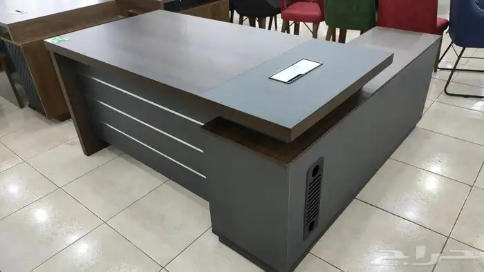 مكاتب حديد   طاولات مدرسيه   كراسي محاضرات 27