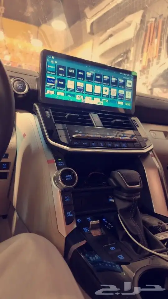 شاشة لاندكروزر 2023 شكل الوكاله كار بلاي مع كامره خلفية 7