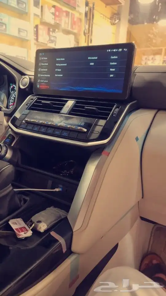 شاشة لاندكروزر 2023 شكل الوكاله كار بلاي مع كامره خلفية 1