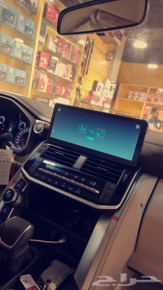 شاشة لاندكروزر 2023 شكل الوكاله كار بلاي مع كامره خلفية 4