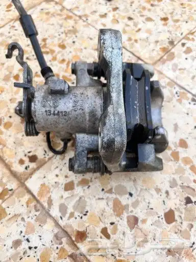 هوبات خلفيه وكليبرات مع قواعدها اودي A3 7