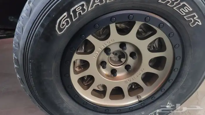 رش جنوط ميثود F150 لون ذهبي 1