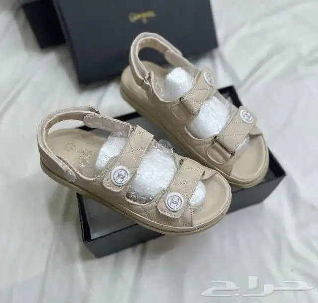 صندل ماركة شانيل درجة اولي 10