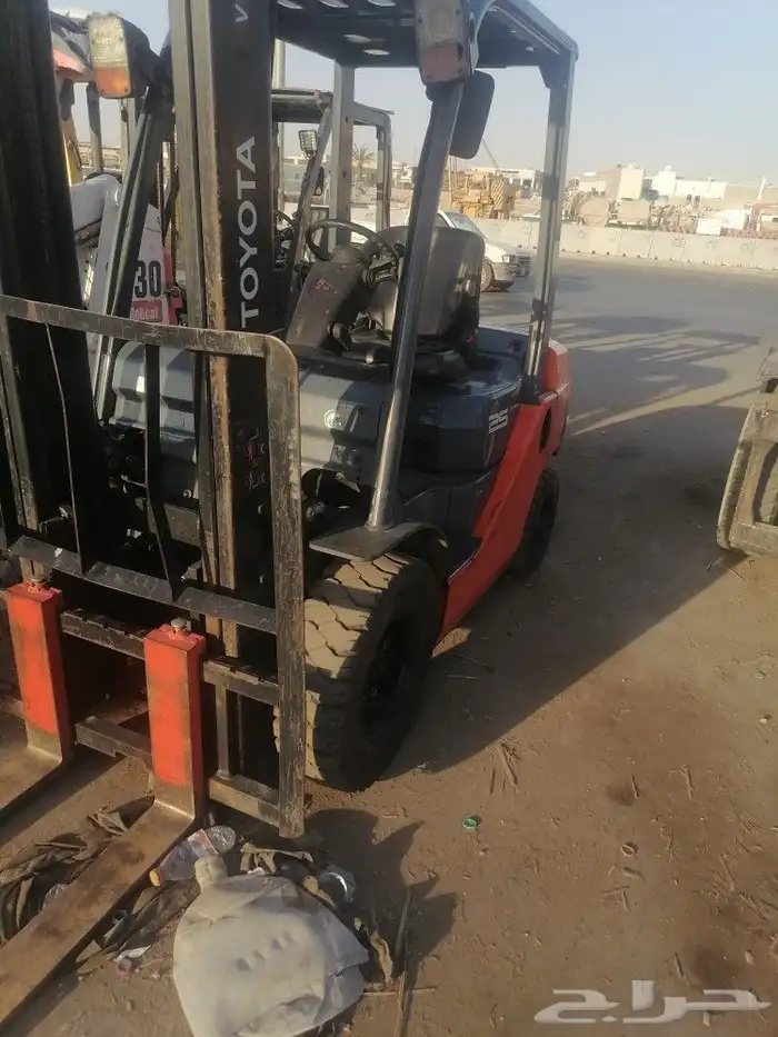 تأجير رافعه شوكيه فوركلفت 0
