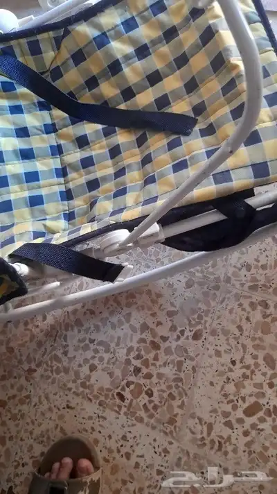 عربيه اطفال وكرسي اطفال لنوم صحن مروش اطفال جديد لون احمر 2