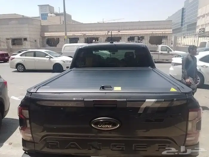 غطاء حوض هيلوكس 2023سحاب توصل 10