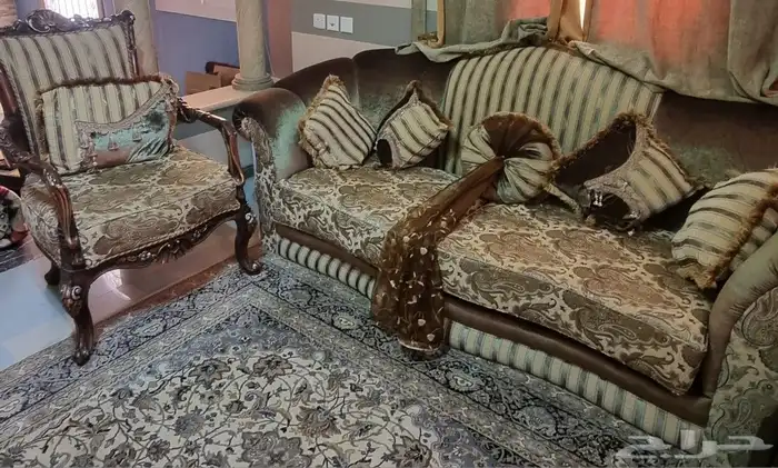 كنب نظيف جدا يتسع 13 شخص 2