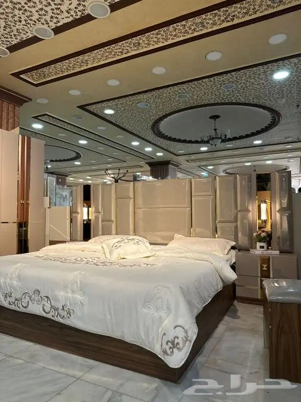 غرف نوم مميزه وشيك جديده بلكرتون باسعار مختلفه 46