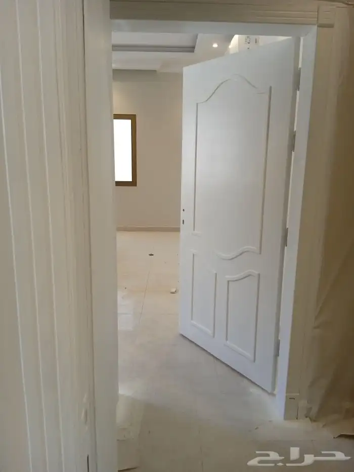 صبغ وصيانة الأبواب الخشبية 17