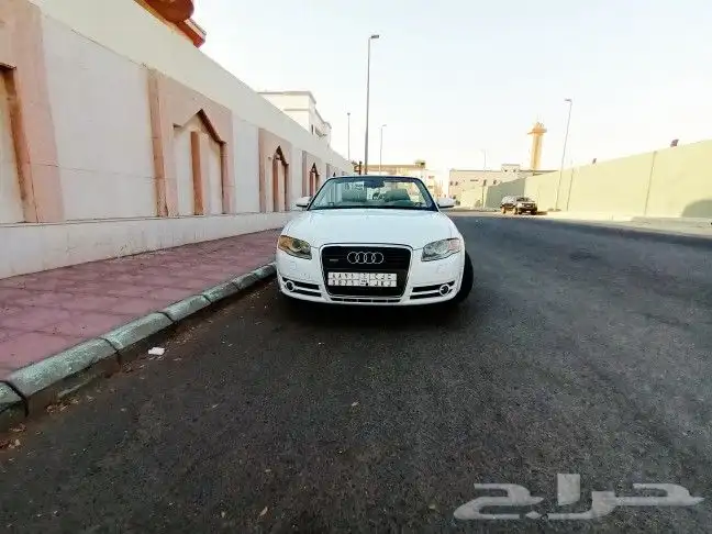 اودي A4 كوبيه كشف مخزن 22