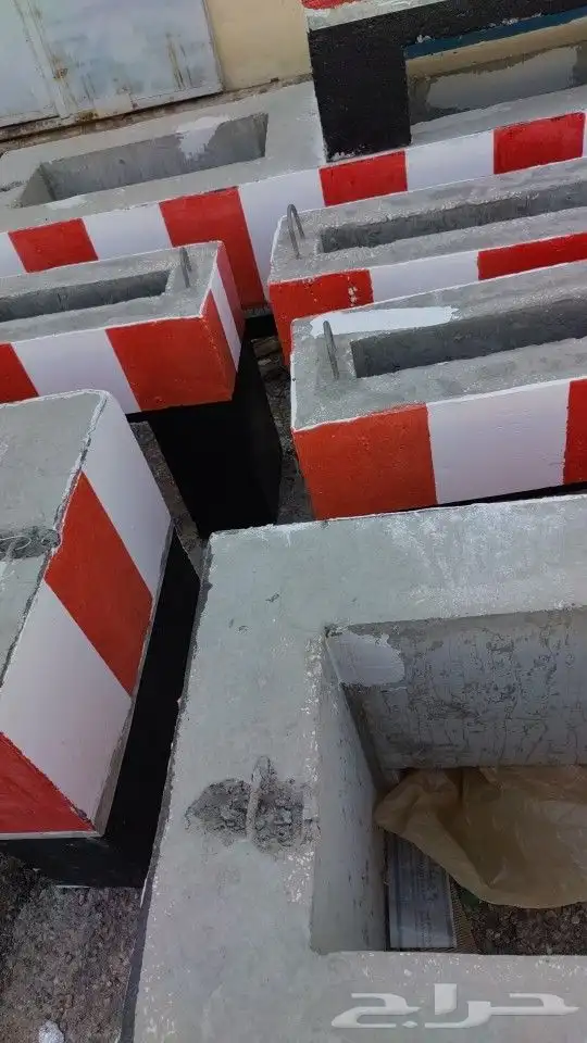قواعد خرسانيه للاعمده ومستلزمات الحدائق والاماكن العام 25