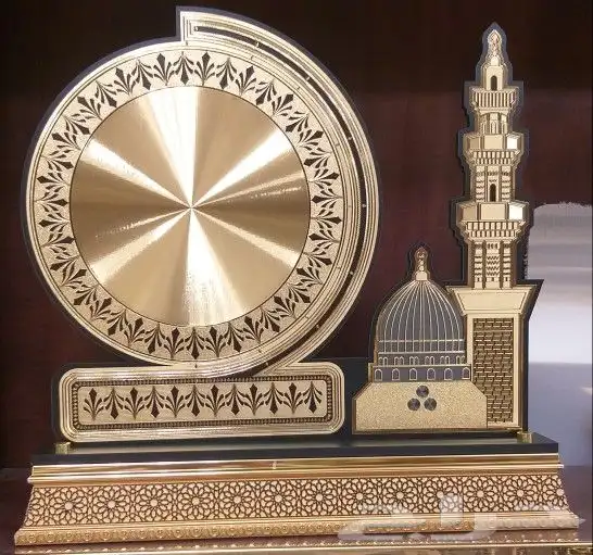 دروع ومجسمات فاخرة 2