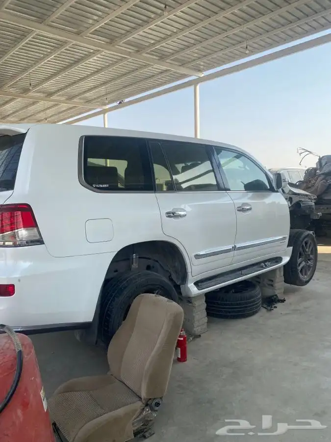 مندوب قطع غيار تشليح تشاليح الحاير والسلي 18