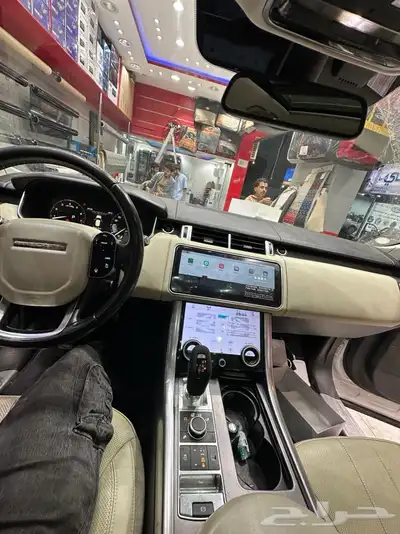 شاشه رنج روفر اسبورت مع المكيف وأزرار الطاره شكل 2020 3