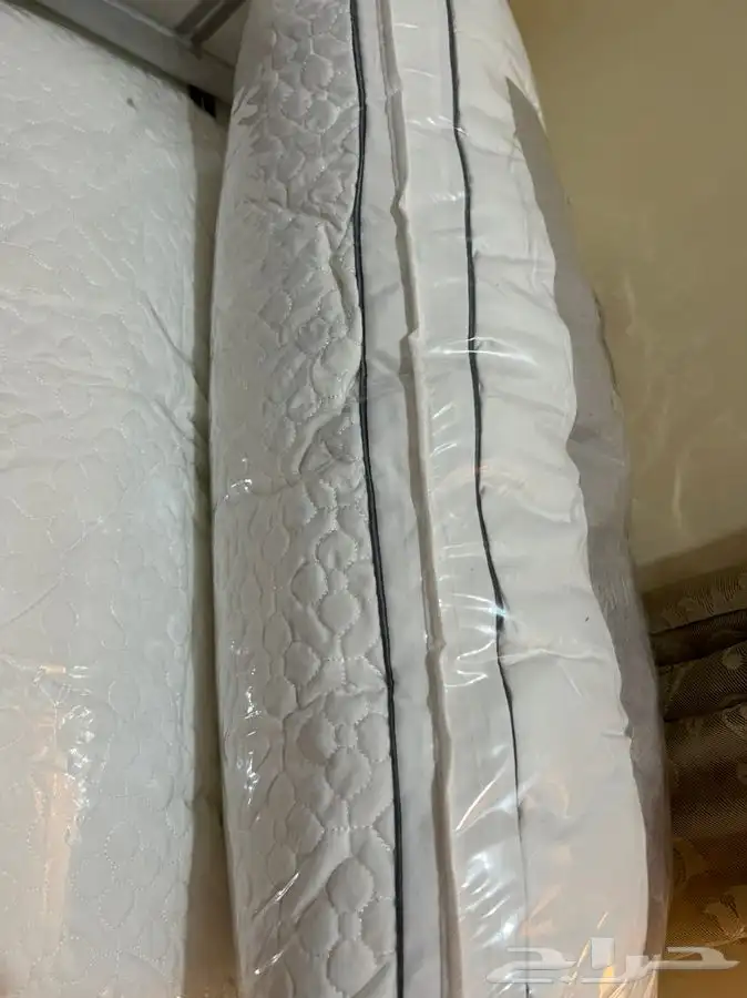 طقم لحافات فندقي مايكروفايبر ابيض مقلم 7