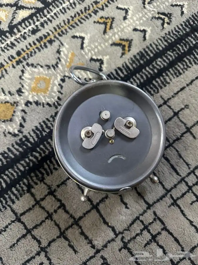 ساعة تراثية قديمه 1