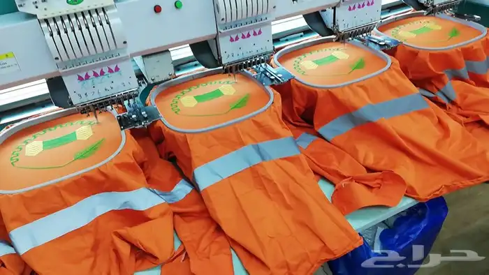 زي موحد و ملابس عمال مطبوعة و نطرزة بالشعارات 10