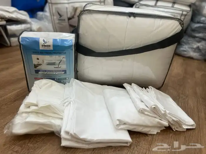 طقم لحافات فندقي مايكروفايبر ابيض مقلم 8