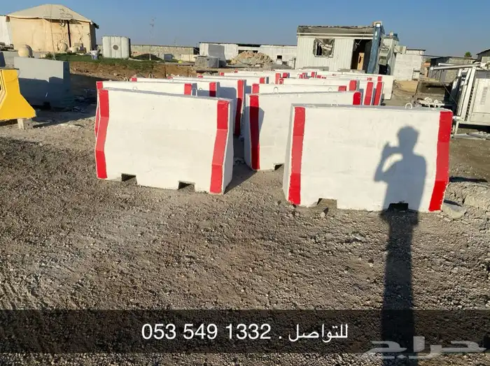 سفتي نيوجرسي حواجز خرسانية وقواعد انارة وزينة حدائق 24