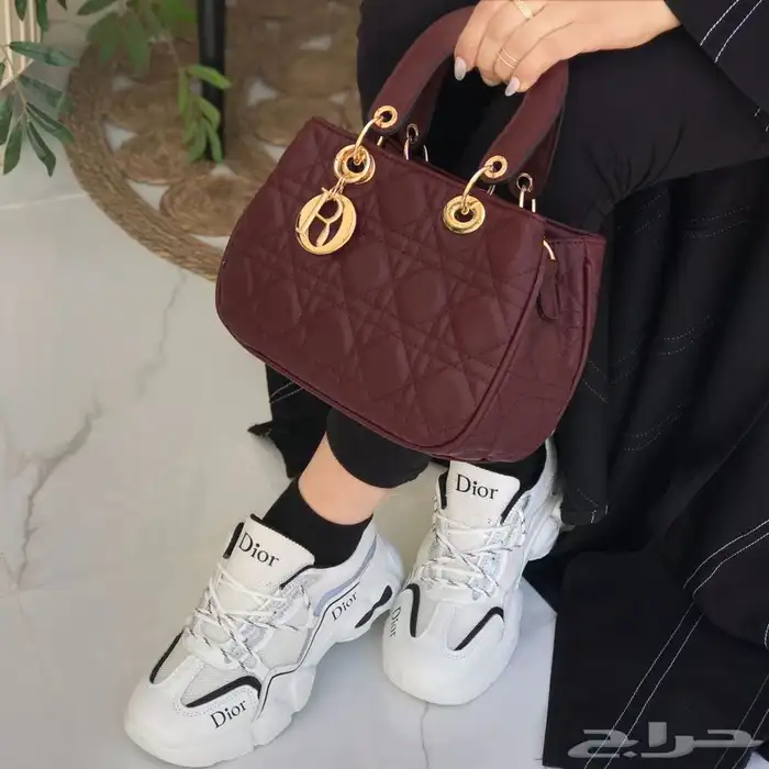 اطقم شوز وشنطة وعطر ماركات 85