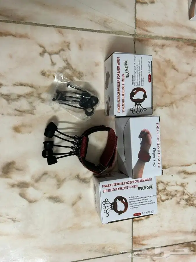 مستلزمات رياضية ملابس فنون قتالية كورة طائرة وكورة سلة 11