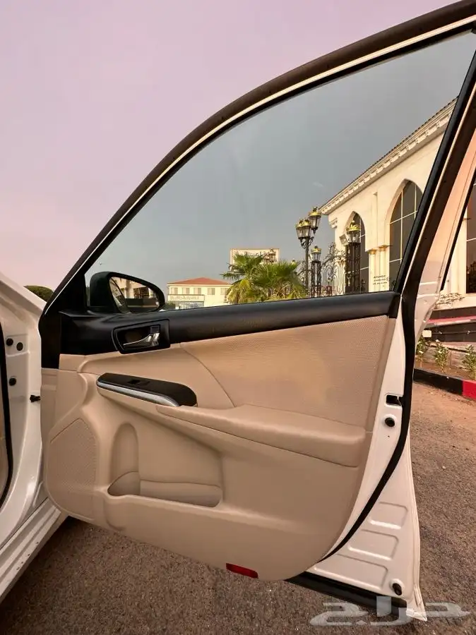 ( مباع ) كامري 2016 GLX وكالة 42