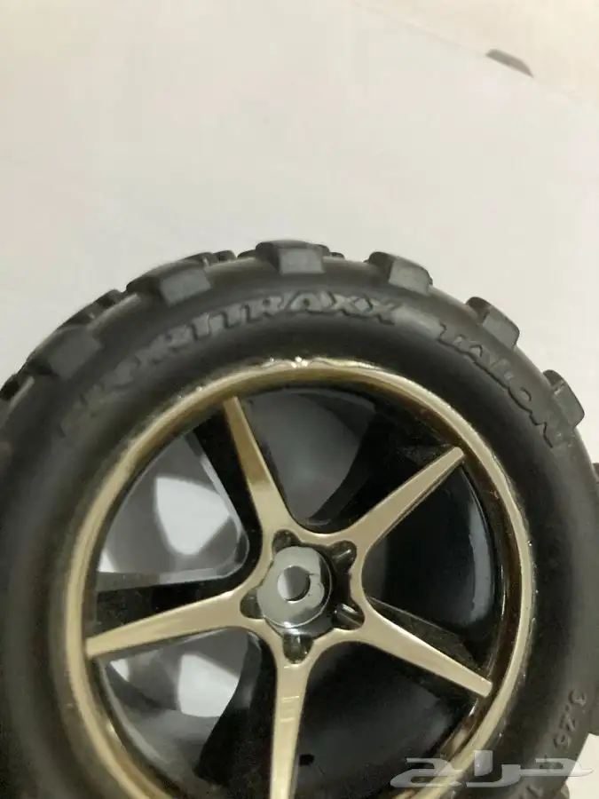 كفرات مع الجنوط Traxxas 1
