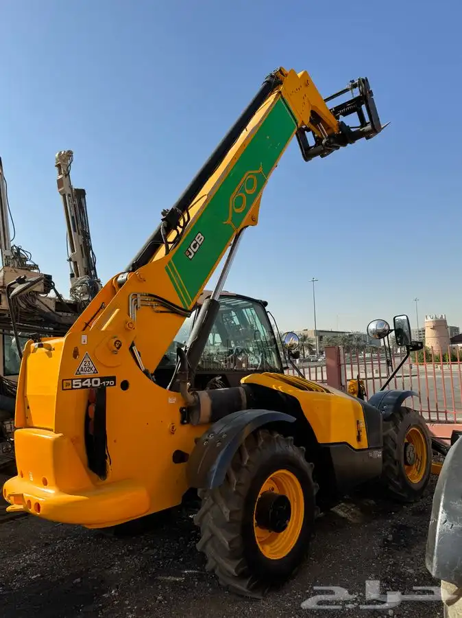 Telescopic cranes for rent. 1