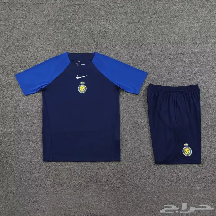 جاكت الاتحاد  أطقم وتيشرتات رياضيه منوعه جزم كرة قدم مميزة 45