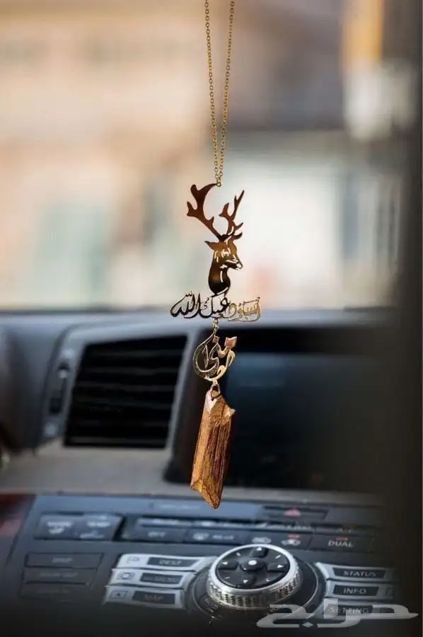 ميداليات سياره بالاسم والعود اشكال مختلفة 23