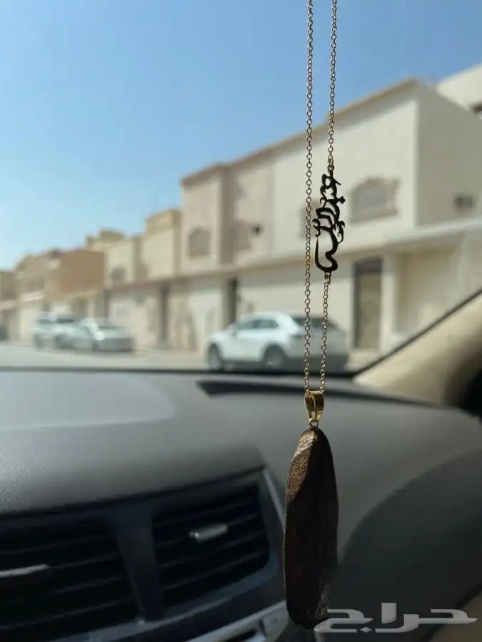 ميداليات سياره بالاسم والعود اشكال مختلفة 2