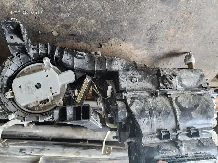 قطع غيار تاندرا سكويا تندرا سيكويا قطع غيار تشليح 82