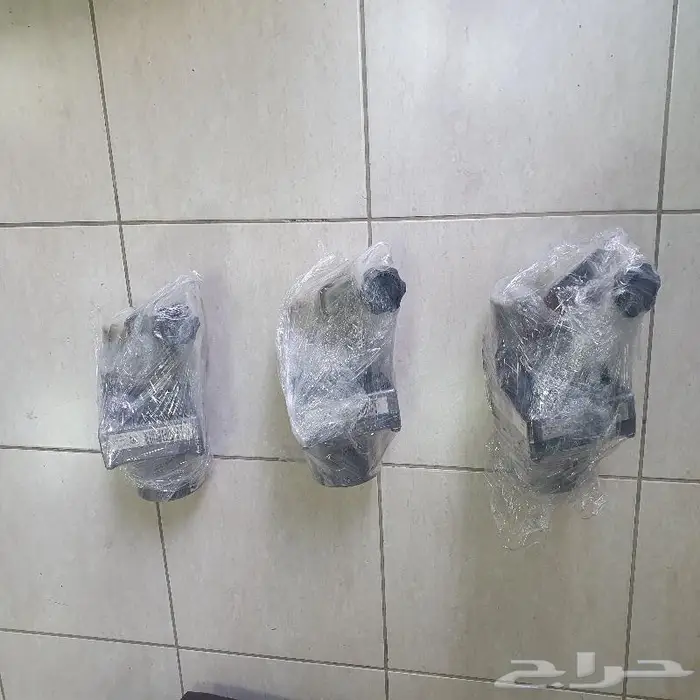 شمعات واسطبات وعلبة دركسيون جراند شروكي درانجو تشارجر 18